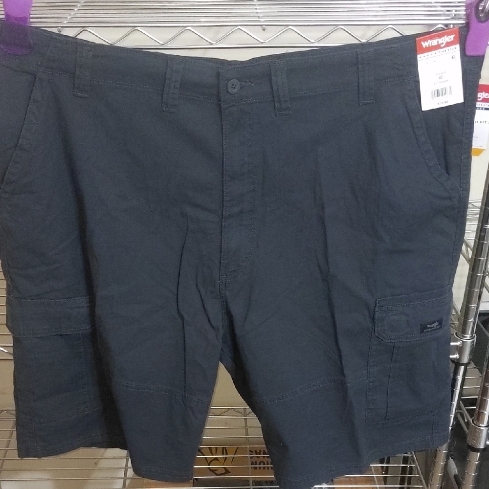 Wrangler Men's Cargo Shorts - Dark Gray - Picture 3 of 4